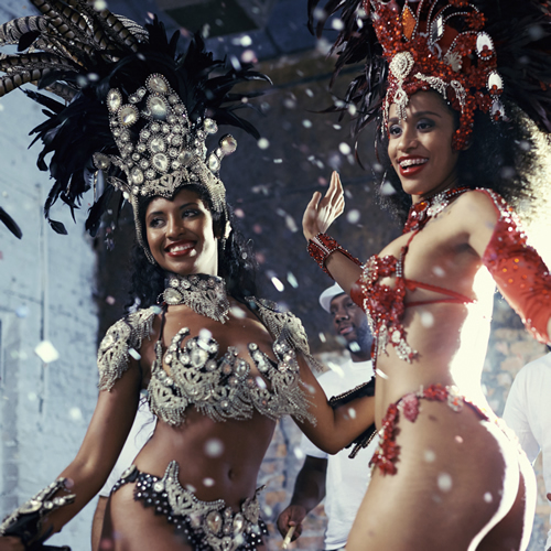 brazilian-samba-queens-dancing